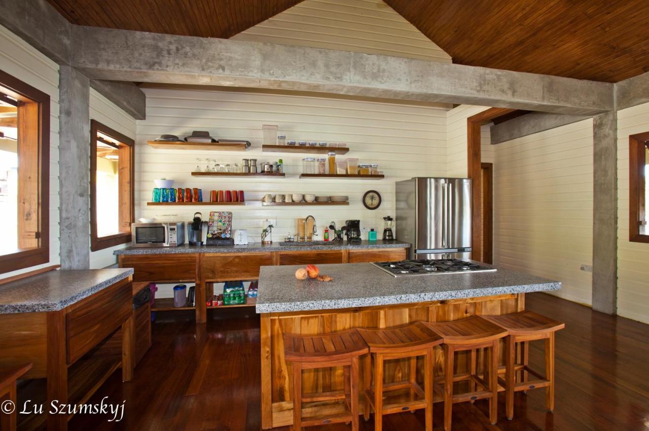 Pagua Bay House - Oceanfront Cabana'S Marigot المظهر الخارجي الصورة